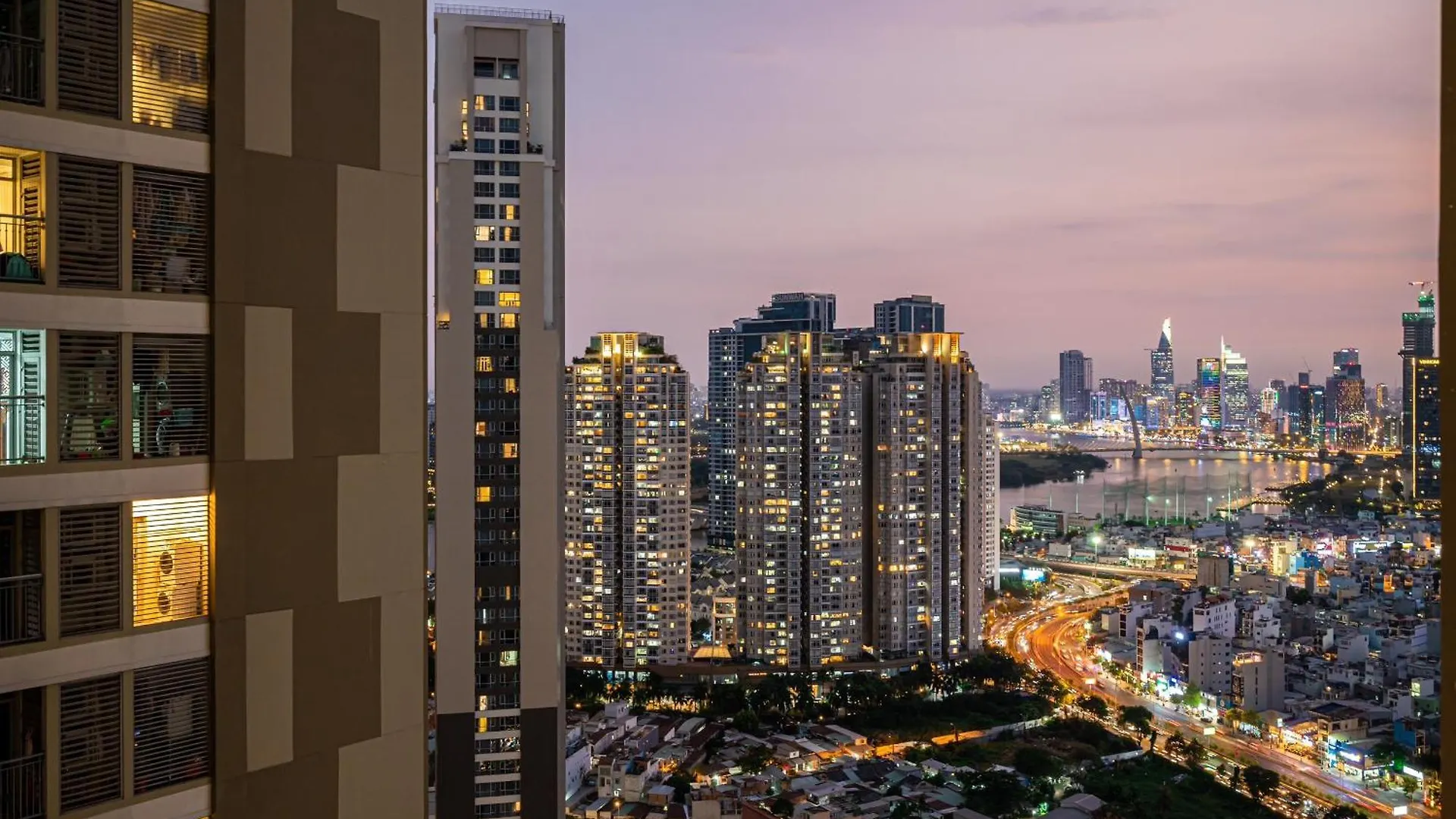 Luxury Apartment At Vinhomes Central Park Ho Chi Minh City 0*,  Vietnam