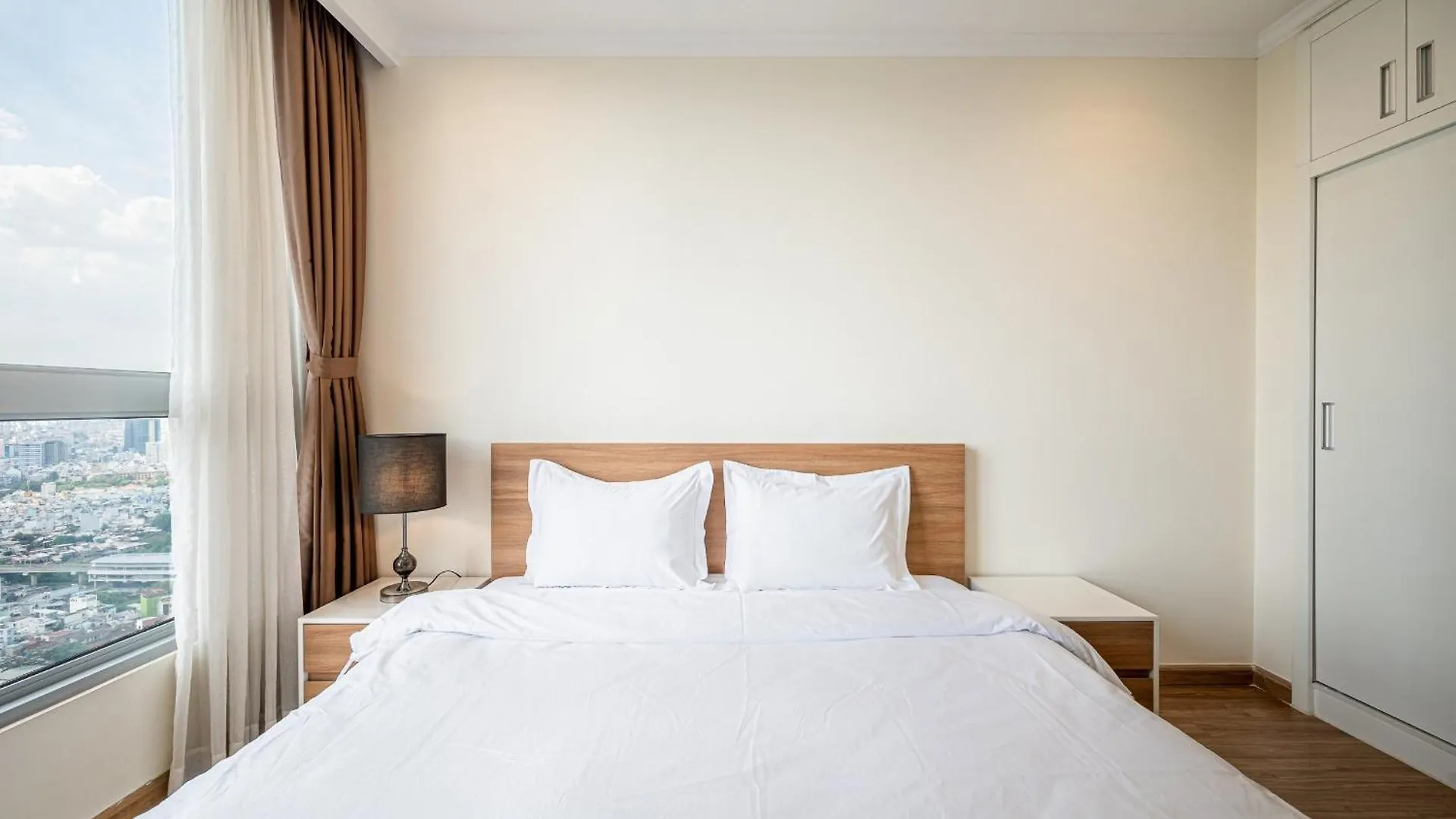 Luxury Apartment At Vinhomes Central Park Ho Chi Minh City