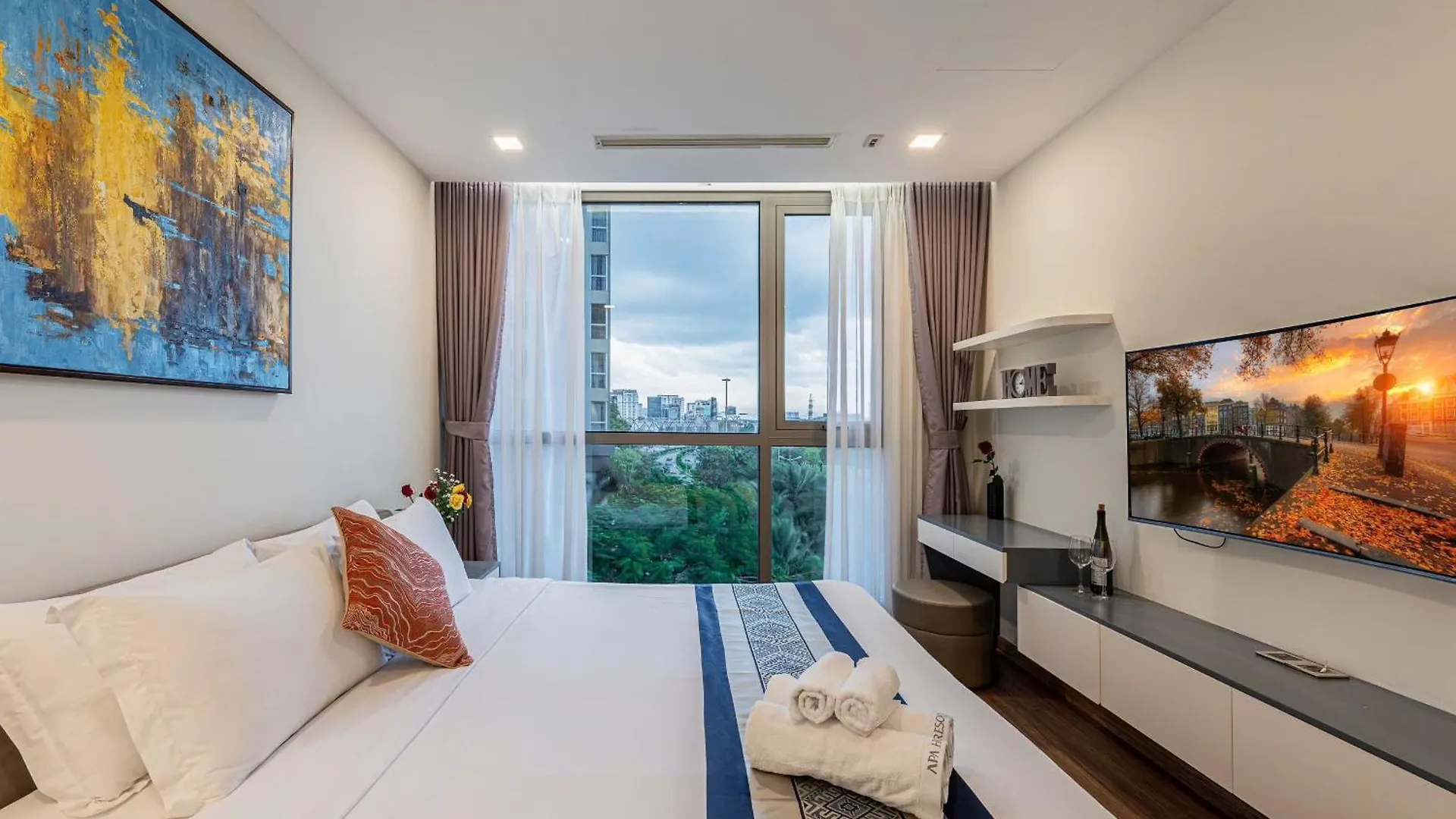 Luxury Apartment At Vinhomes Central Park Ho Chi Minh City