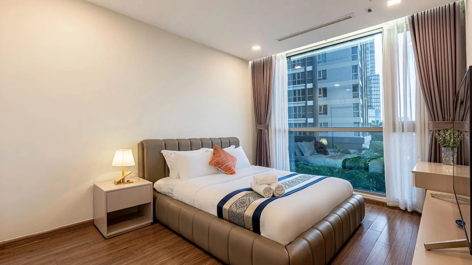Luxury Apartment At Vinhomes Central Park Ho Chi Minh City
