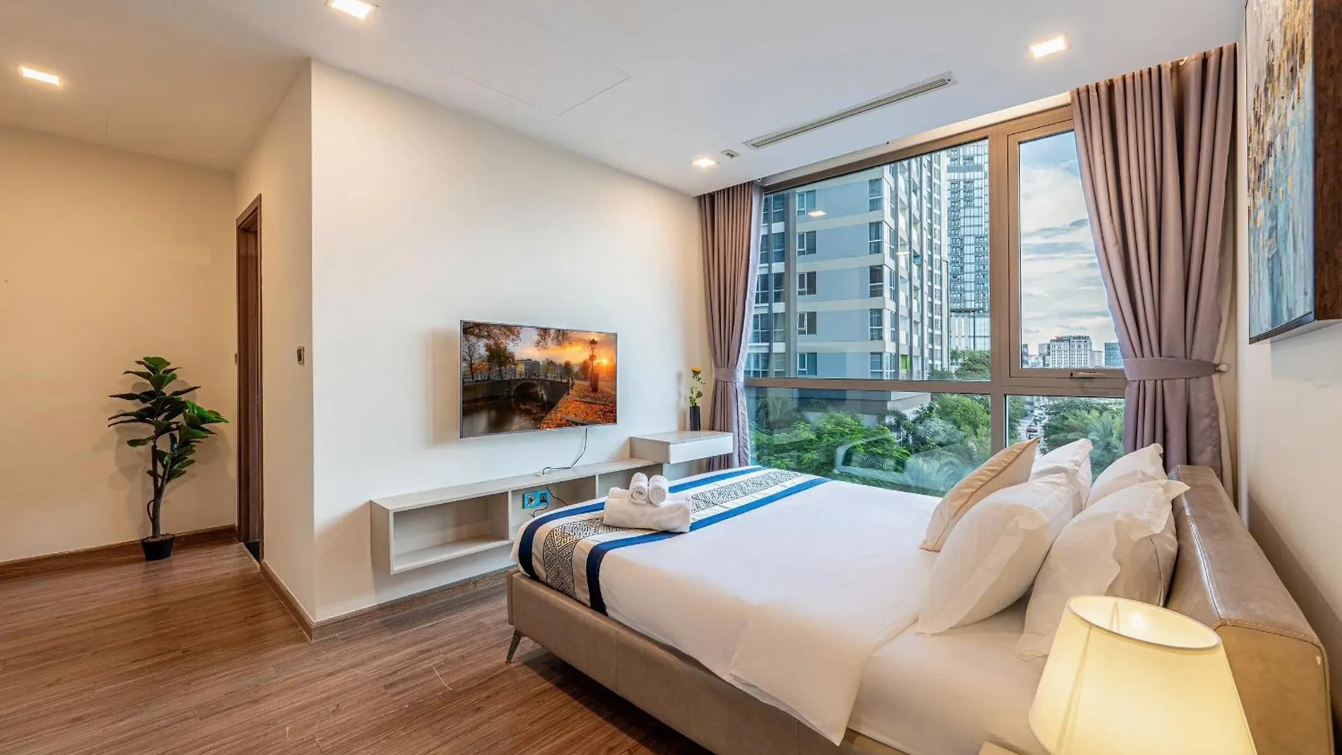 Luxury Apartment At Vinhomes Central Park Ho Chi Minh City