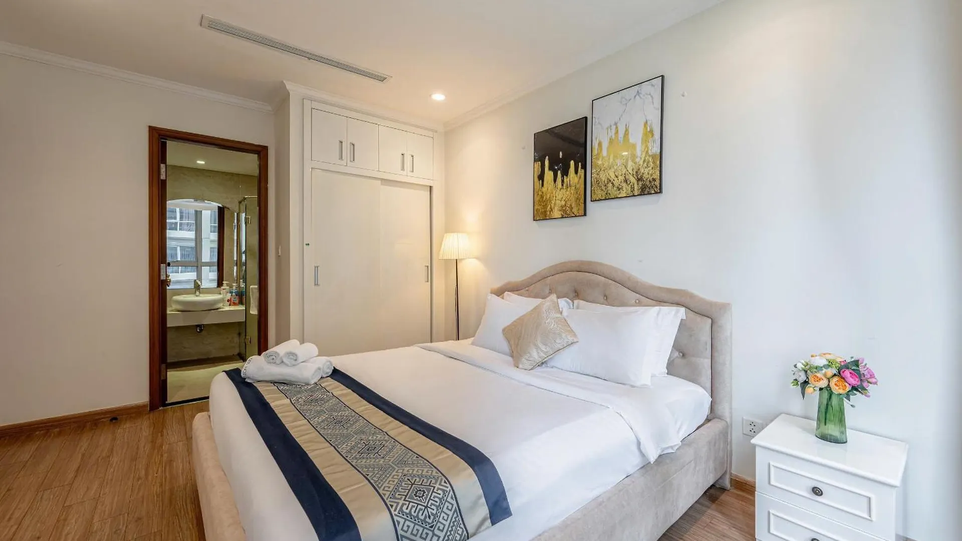 Luxury Apartment At Vinhomes Central Park Ho Chi Minh City