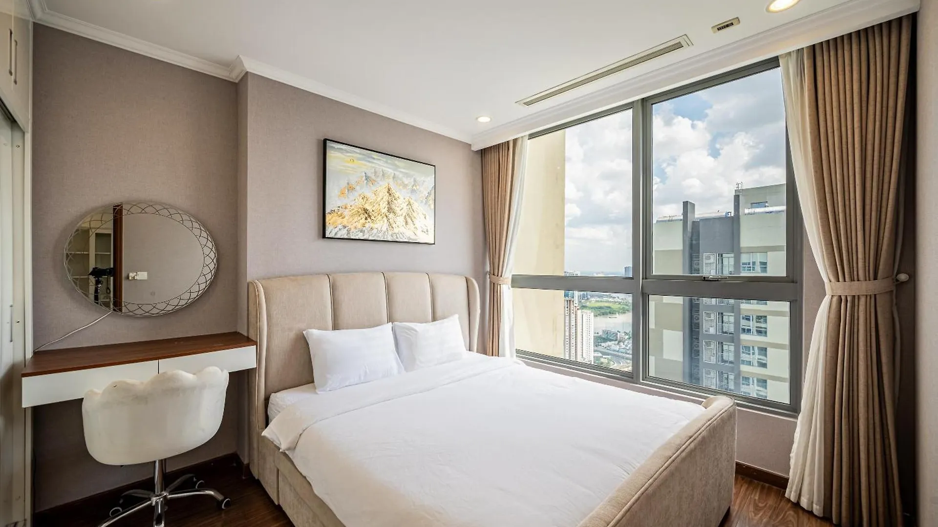 Luxury Apartment At Vinhomes Central Park Ho Chi Minh City