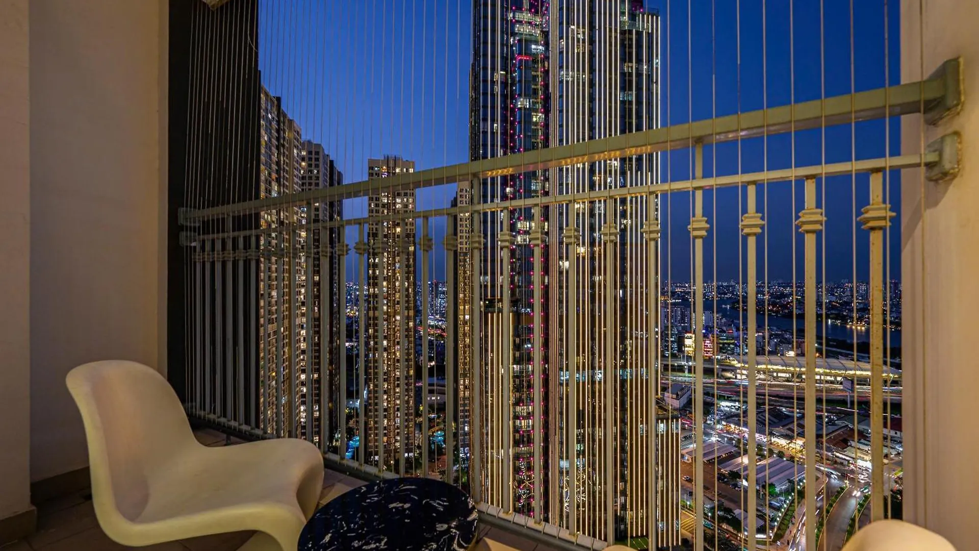 Luxury Apartment At Vinhomes Central Park Ho Chi Minh City 0*,