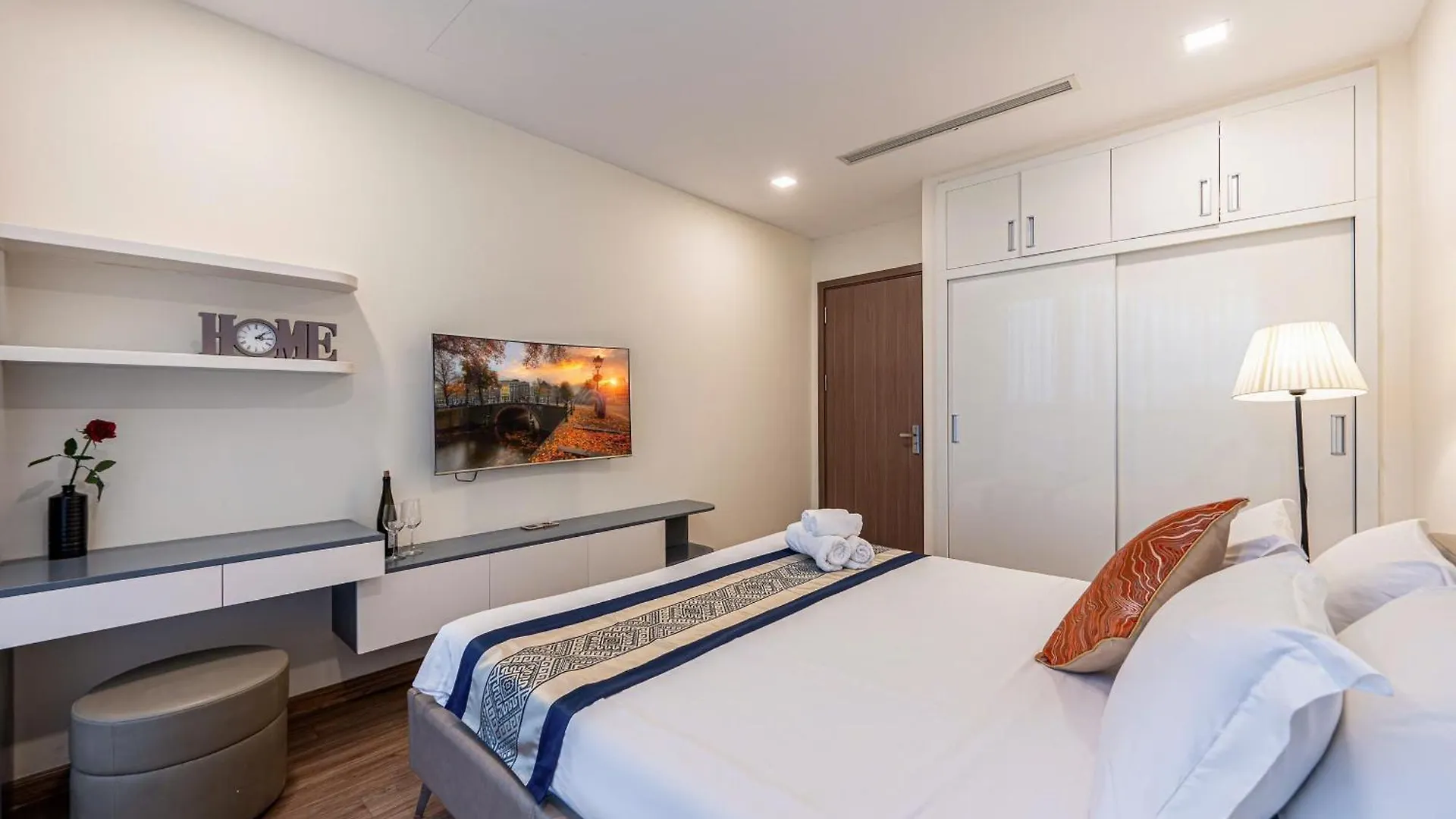 Luxury Apartment At Vinhomes Central Park ホーチミン市
