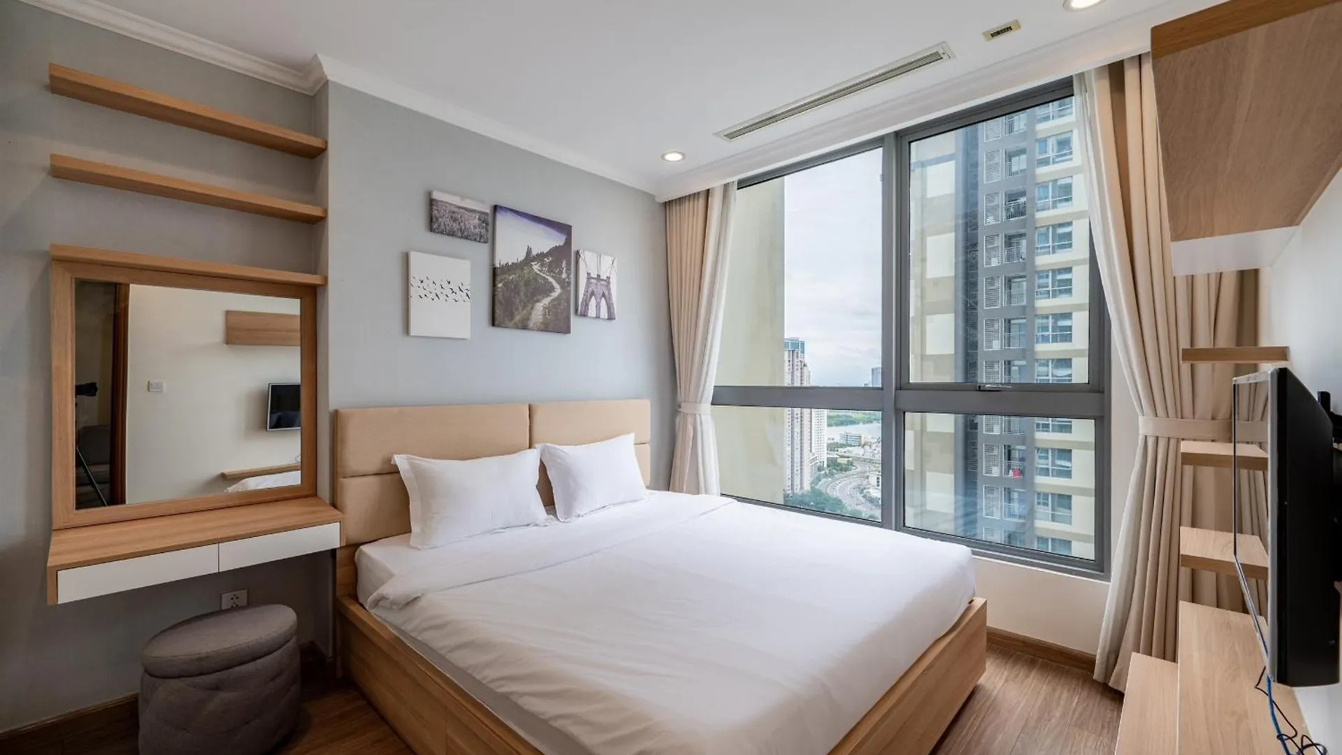 Luxury Apartment At Vinhomes Central Park ホーチミン市