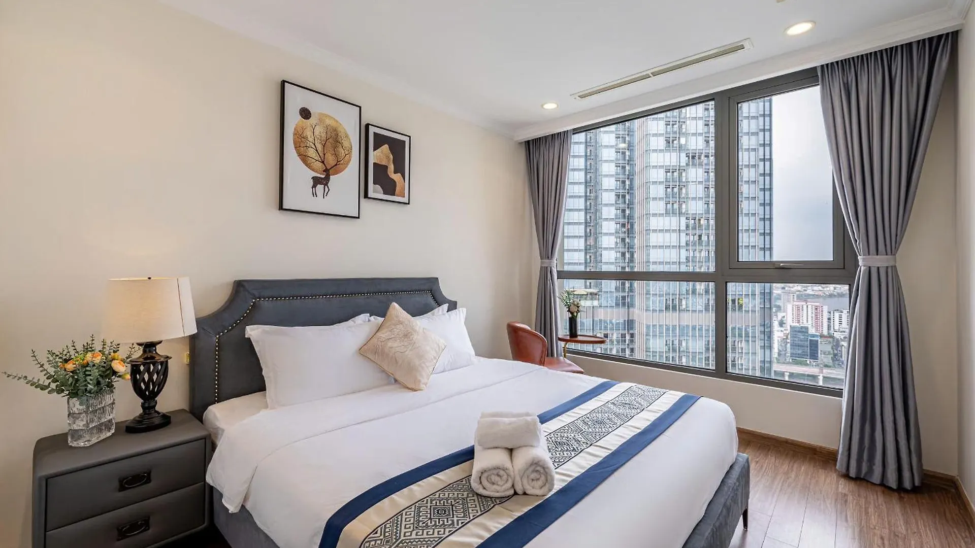 Luxury Apartment At Vinhomes Central Park ホーチミン市 ベトナム